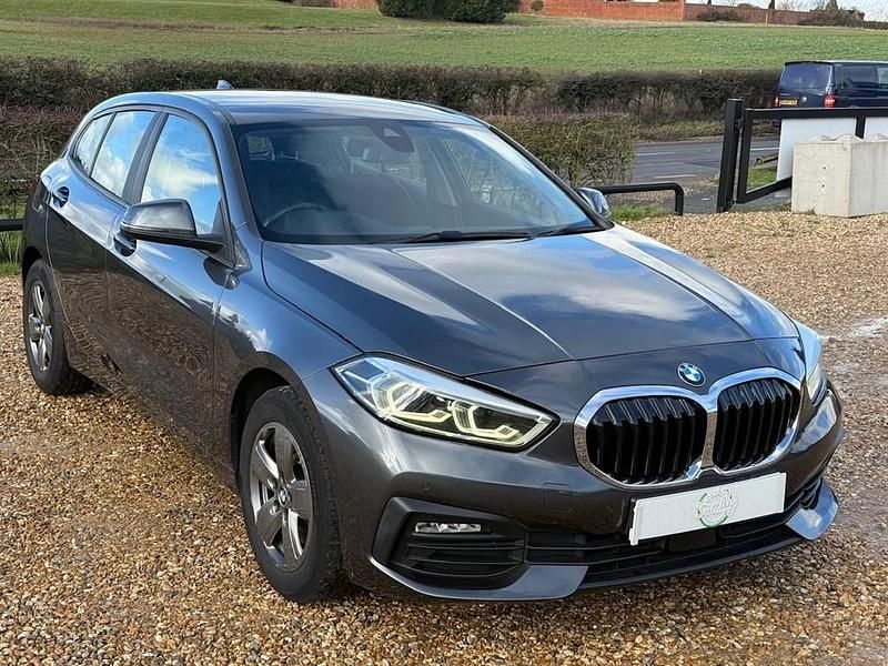Used BMW 118 Comfort Edition 140 HP (102 kW) 2020 Grey Hatchback