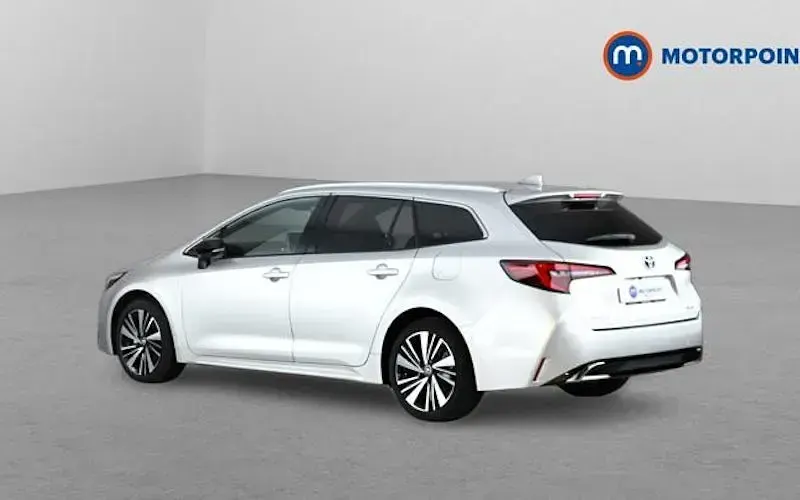 Used Toyota Corolla Design 140 HP (102 kW) 2025 Silver Estate