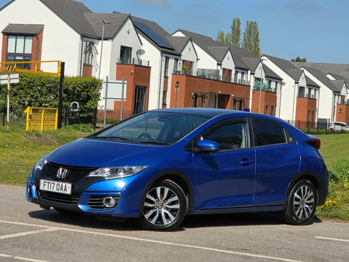 Begagnad Honda Civic SR 120 HK (88 kW) 2017 Blå Halvkombi