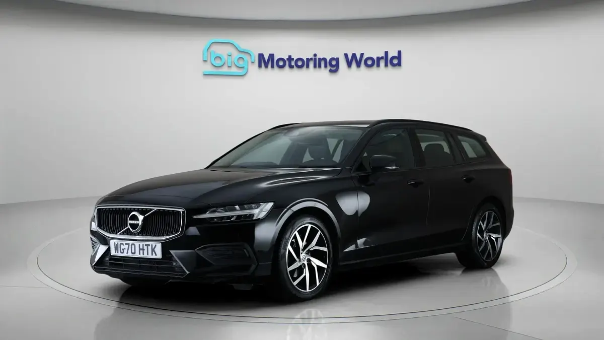 Used Volvo V60 Momentum 148 HP (108 kW) 2020 Black Estate