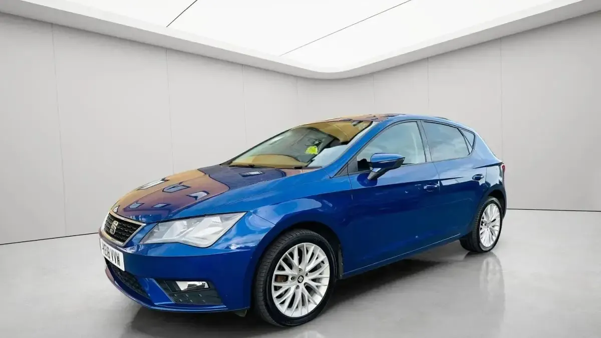 Used Seat Leon SE Dynamic 110 HP (80 kW) 2018 Blue Hatchback