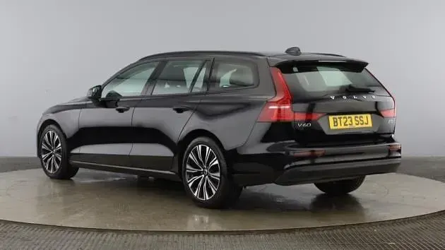 Used Volvo V60 Core 161 HP (118 kW) 2023 Black Estate