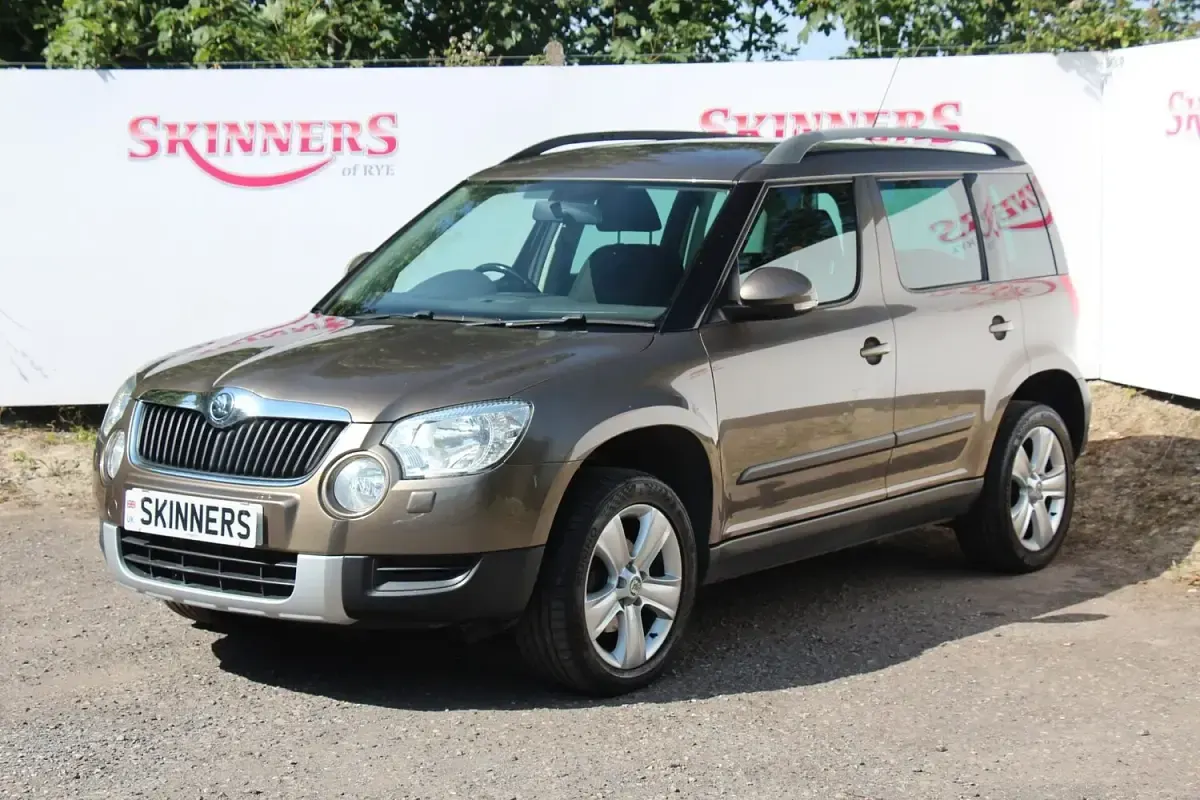 Used Skoda Yeti SE 140 HP (102 kW) 2012 Brown SUV