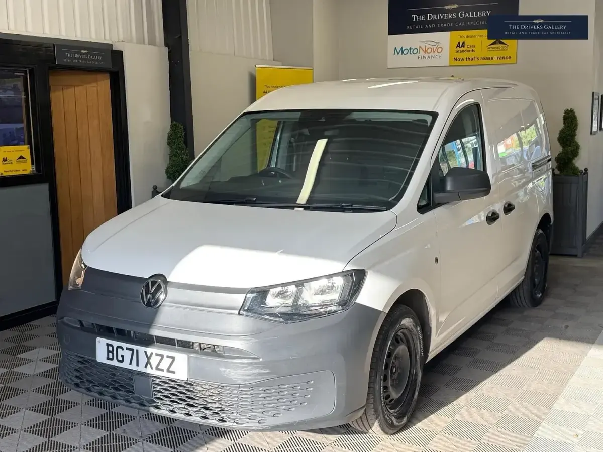 Used VW Caddy 102 HP (75 kW) 2021 White MPV