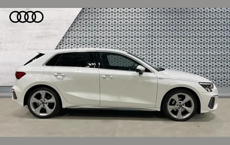 Used Audi A3 S-Line 147 HP (108 kW) 2022 White Sedan