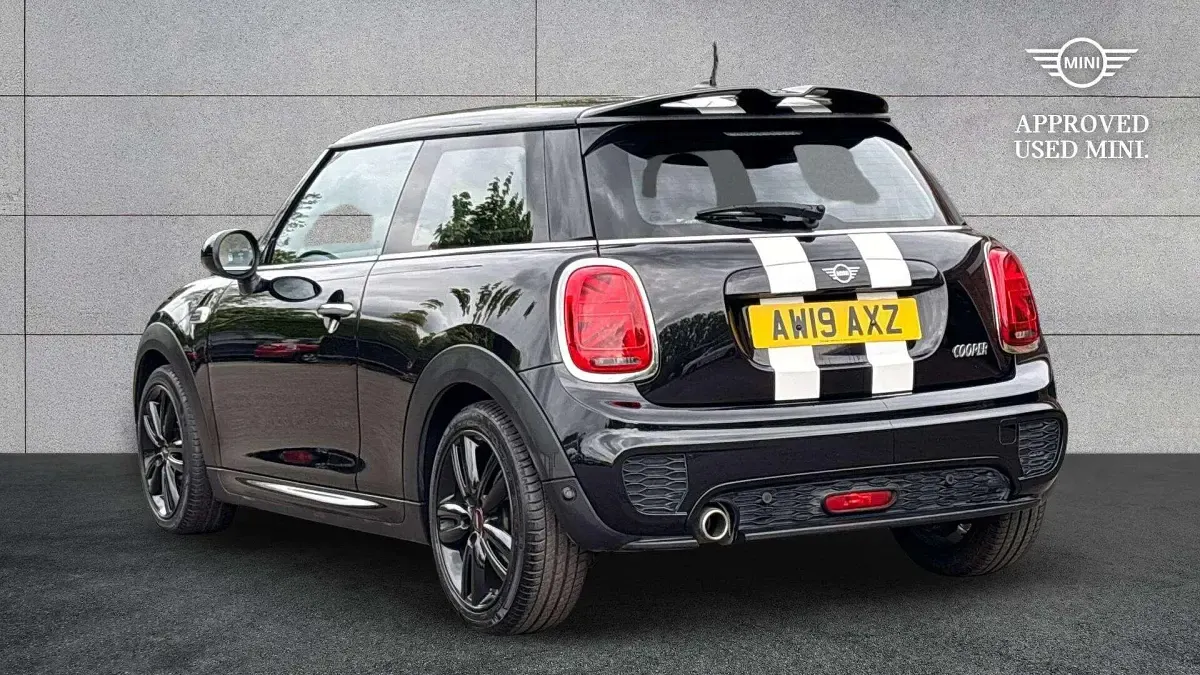 Used Mini Cooper Hatch 134 HP (98 kW) 2019 Black Hatchback