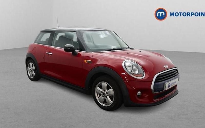 Begagnad Mini Cooper Hatch 136 HK (100 kW) 2016 Halvkombi