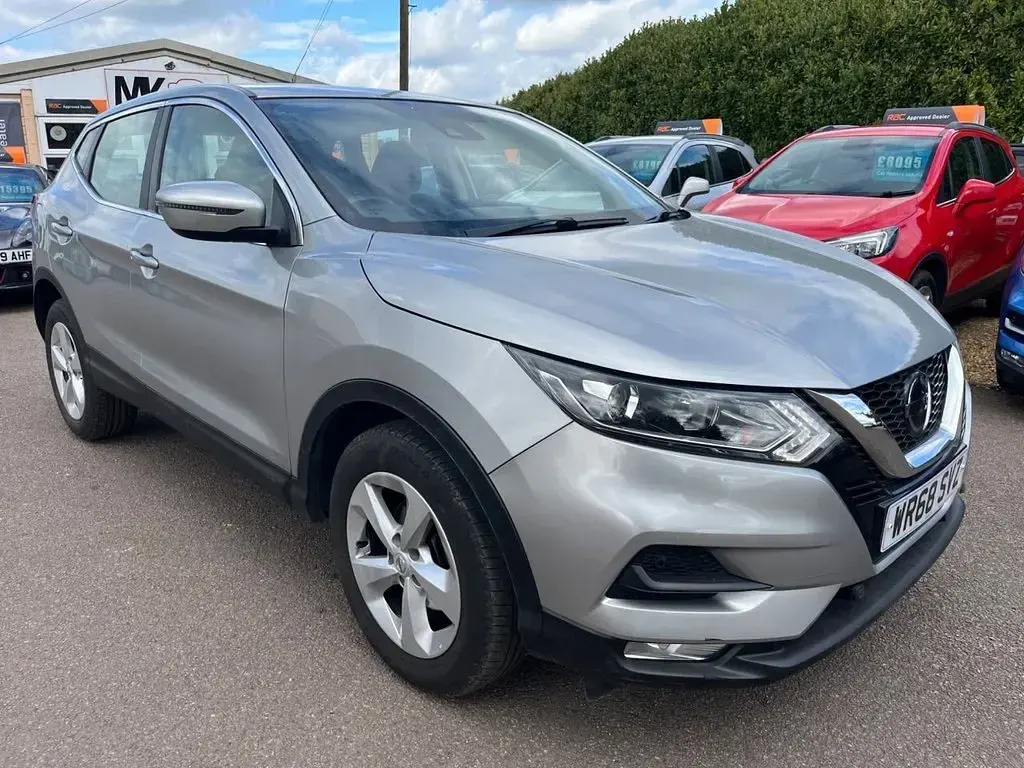Used Nissan Qashqai Acenta Premium 2018 Silver SUV