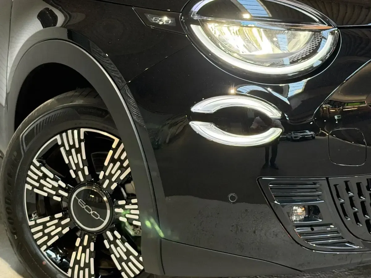 New Fiat 600 Icon 2026 Black SUV