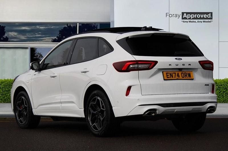 Usado Ford Kuga ST-Line X 183 HP (134 kW) 2025 Branco SUV