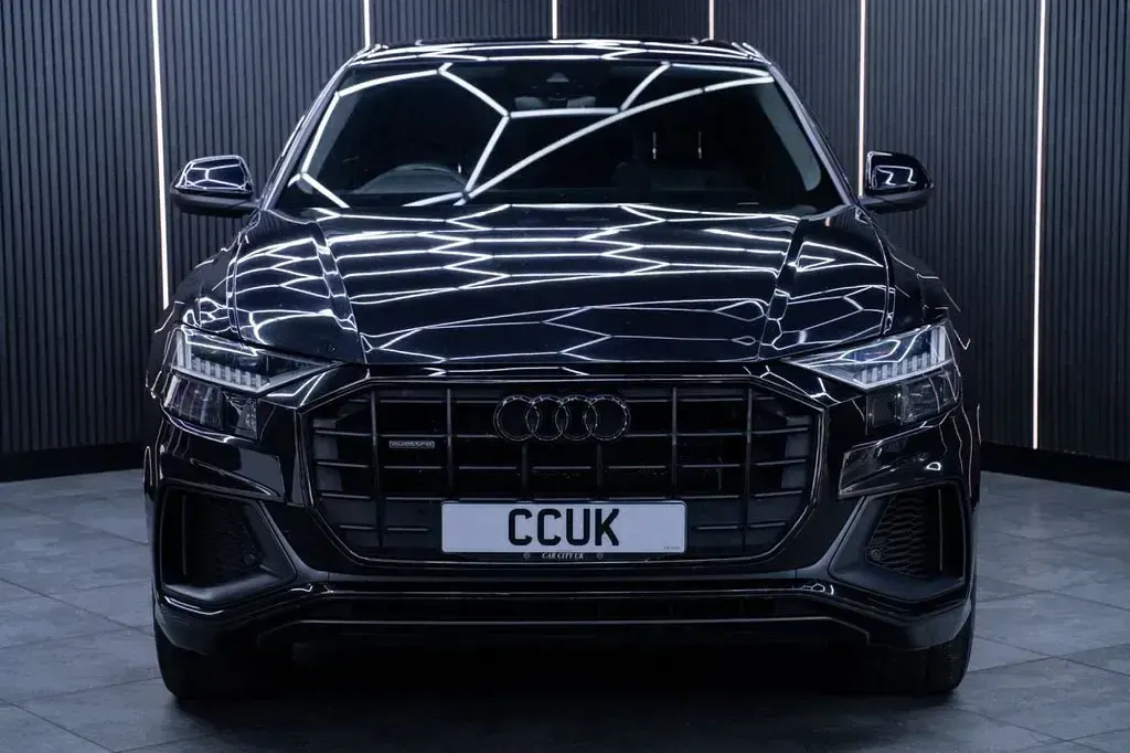 Used Audi Q8 Comfort 286 HP (210 kW) 2020 Black SUV