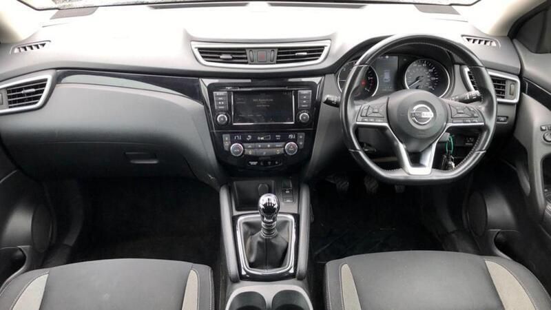Black Used 2019 Nissan Qashqai Acenta Premium SUV | £10,610 (Good price) - Image 1/4