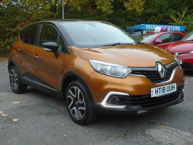 Used Renault Captur Iconic 2018 Orange/black SUV