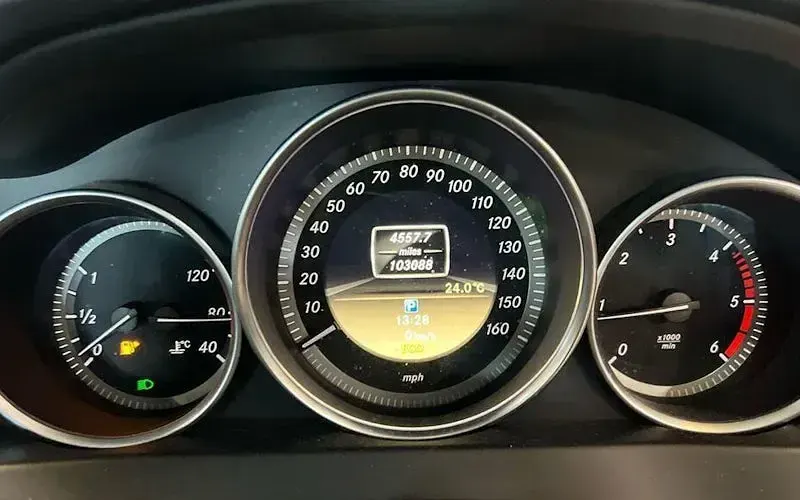 Used Mercedes C220 SE 170 HP (125 kW) 2011 Silver Sedan