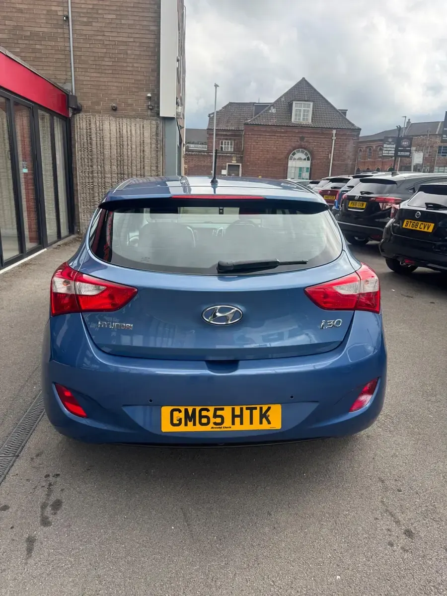 Used Hyundai i30 SE 110 HP (80 kW) 2015 Blue Hatchback