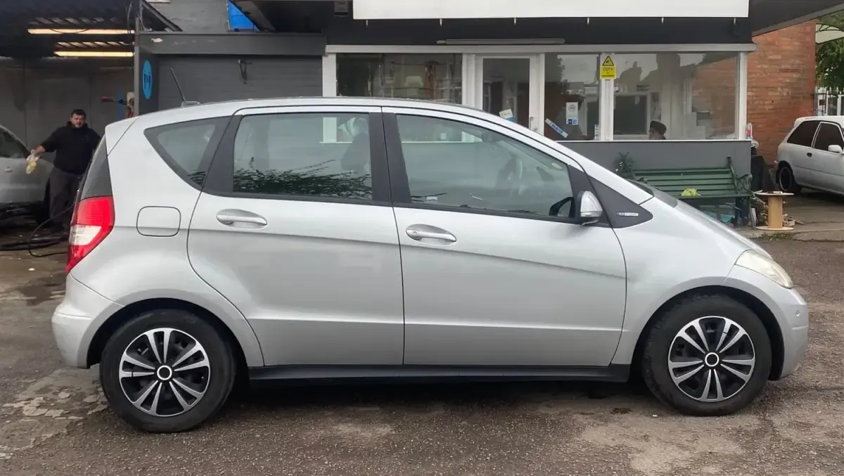 Usado Mercedes A160 Classic 2009 Prateado Citadino