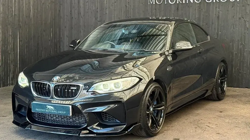 Begagnad BMW M2 Comfort Edition 370 HK (272 kW) 2017 Svart Sportkupé