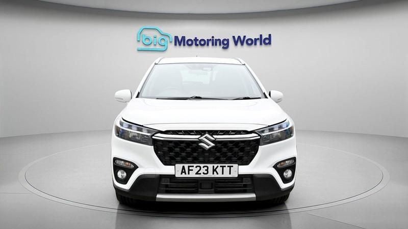 Used Suzuki SX4 2023 White Hatchback