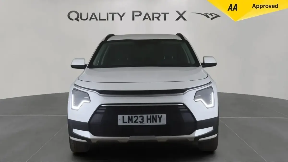 Used Kia Niro 2023 White SUV