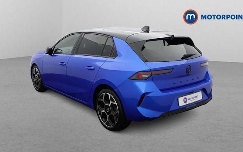 Second-hand Vauxhall Astra Ultimate 131 CP (96 kW) 2026 Hatchback