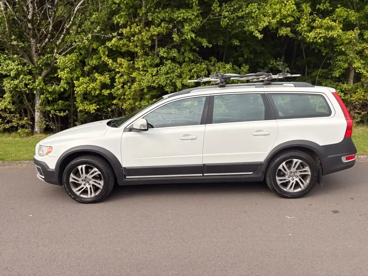 Usado Volvo XC70 SE 215 CV (158 kW) 2012 Blanco Familiar