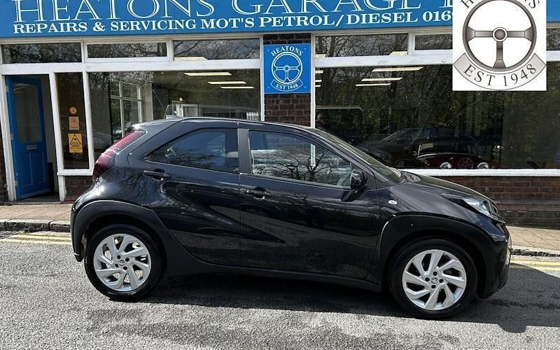 New Toyota Aygo X PURE 72 HP (52 kW) 2025 SUV