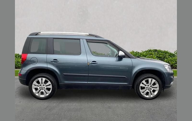 Used Skoda Yeti Outdoor Drive 147 HP (108 kW) 2017 Grey SUV