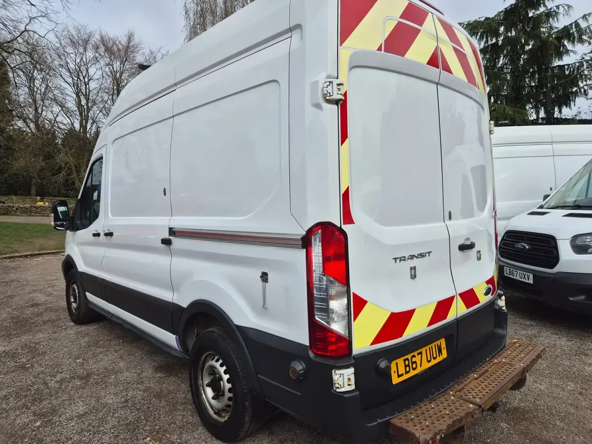 Used Ford Transit 130 HP (95 kW) 2018 White MPV