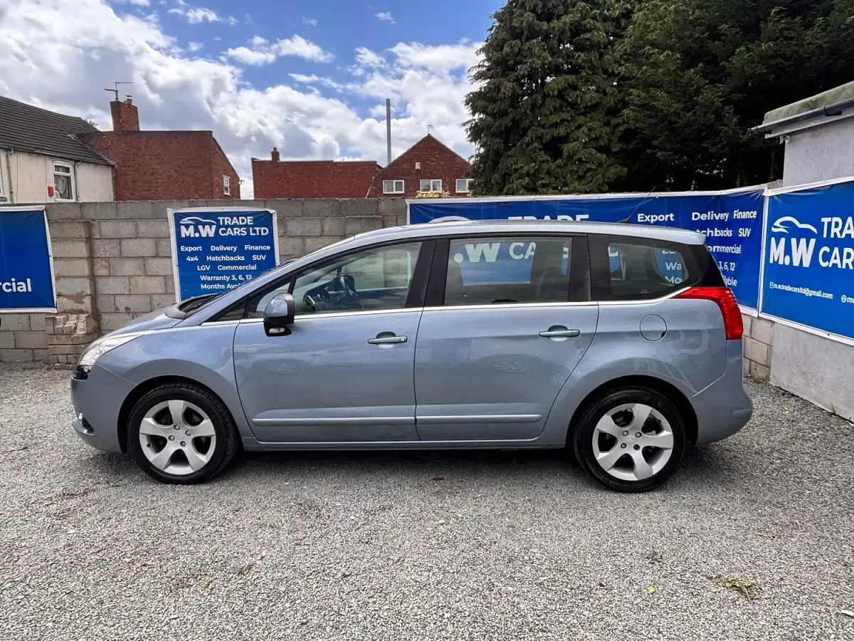 Used Peugeot 5008 Active 112 HP (82 kW) 2012 Blue MPV