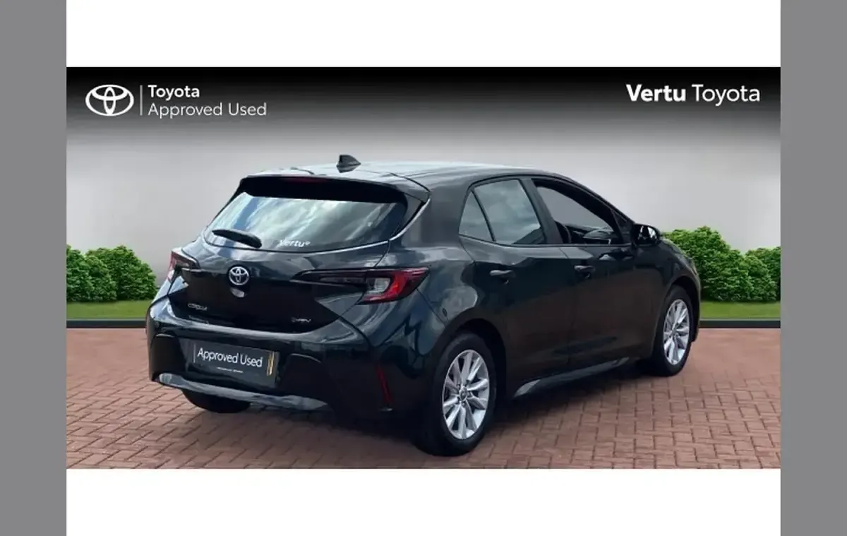 Used Toyota Corolla 196 HP (144 kW) 2025 Black Hatchback