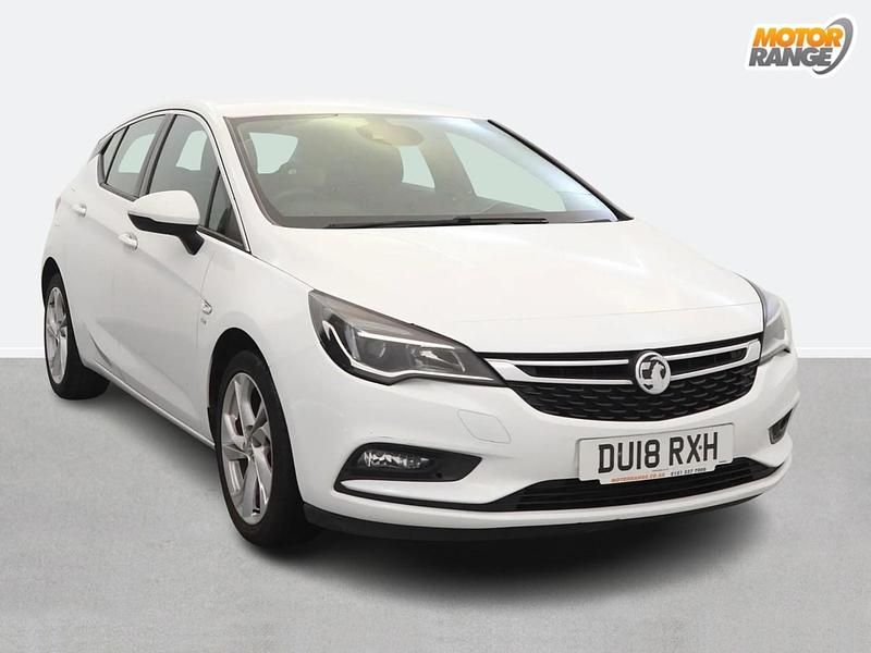 White Used 2018 Vauxhall Astra SRi Hatchback | £8,895 (A bit pricey) - Image 1/4