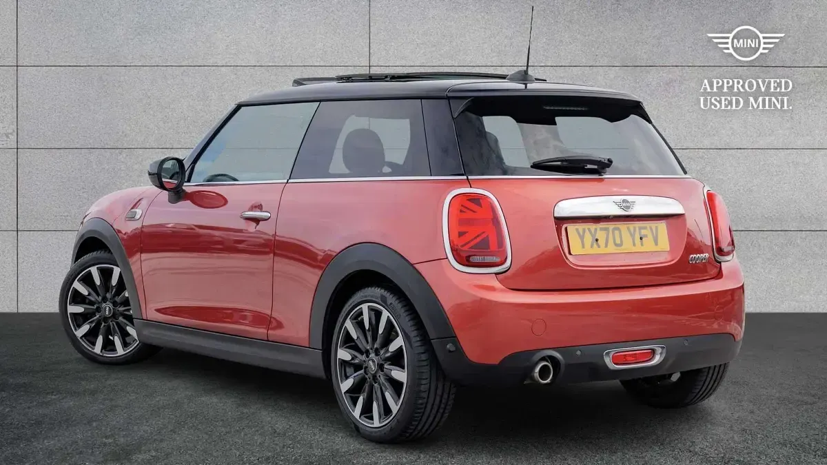 Usado Mini Cooper Exclusive 134 HP (98 kW) 2020 Vermelho Citadino