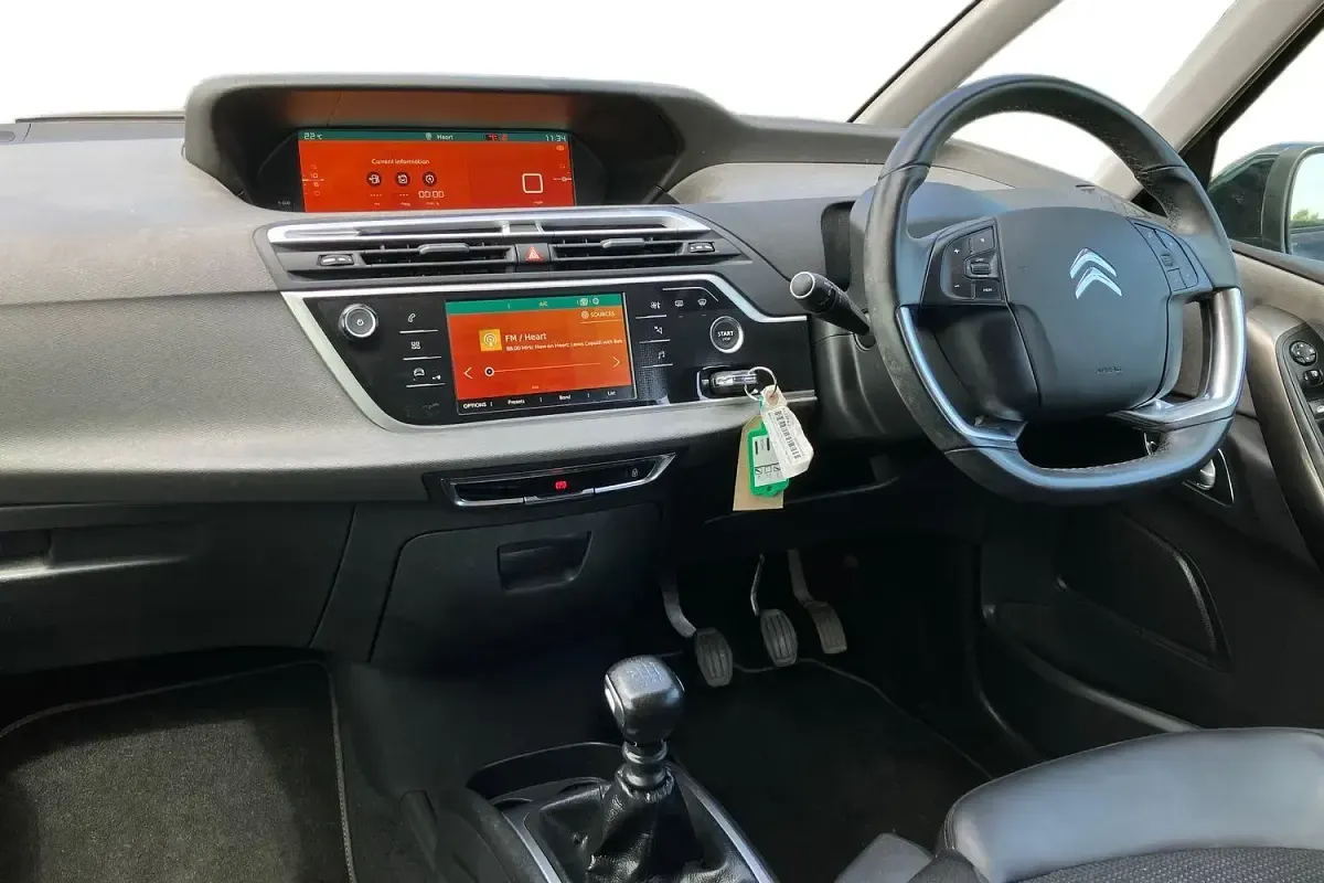 Used Citroën Grand C4 Picasso PureTech 130 HP (95 kW) 2022 Black MPV
