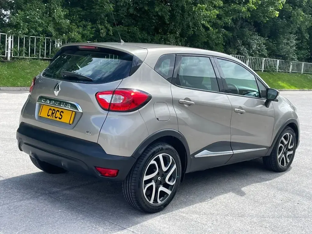 Used Renault Captur Dynamique 90 HP (66 kW) 2014 Beige SUV
