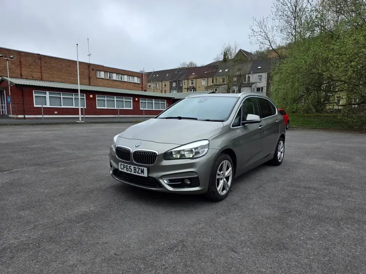 Used BMW 218 Luxury Line 2015 Silver Hatchback