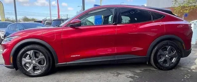 Used Ford Mustang Standard Range 269 HP (197 kW) 2021 Red Hatchback