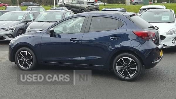 Begagnad Mazda 2 Homura-Aka 2024 Blå Halvkombi