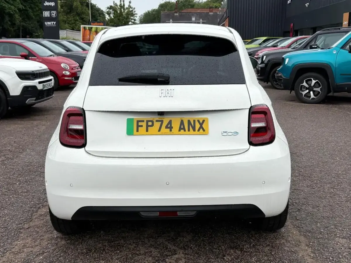 Used Fiat 500e La Prima 85 kW (116 HP) 2024 White Hatchback