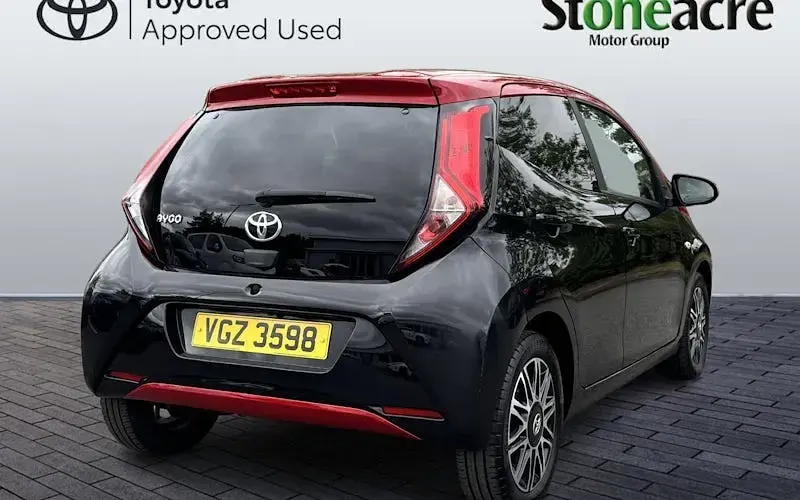 Used Toyota Aygo X-clusiv 72 HP (52 kW) 2021 Black Hatchback