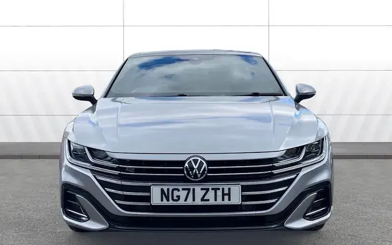 Begagnad VW Arteon R-line 190 HK (139 kW) 2024 Kombi