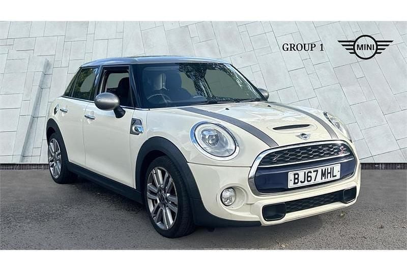White Used 2017 Mini Cooper S Seven Hatchback | £9,250 (Good price) - Image 1/4