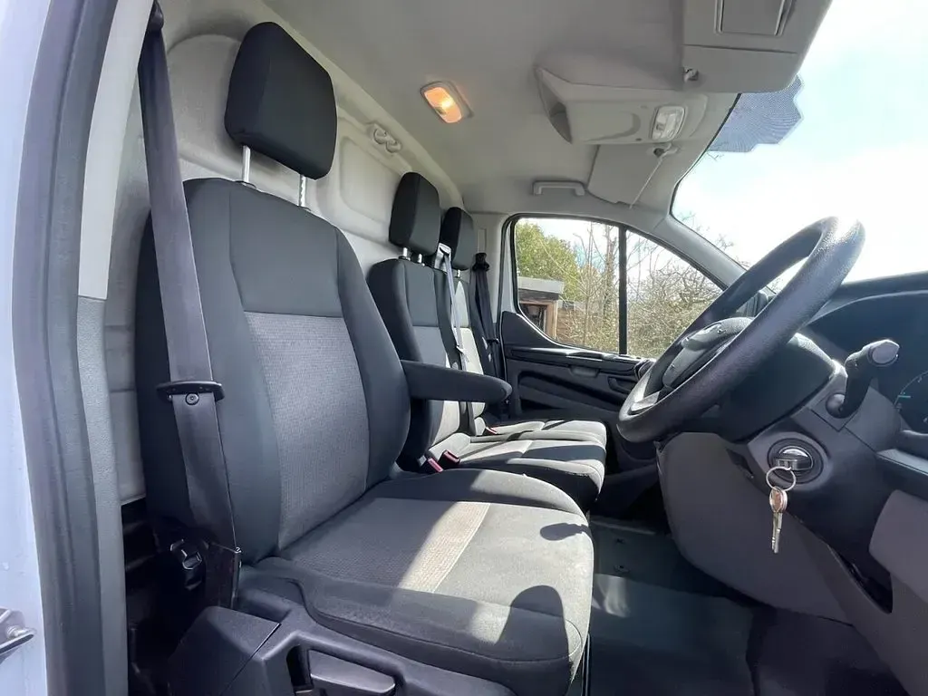 Used Ford Transit Custom S 105 HP (77 kW) 2020 White Van