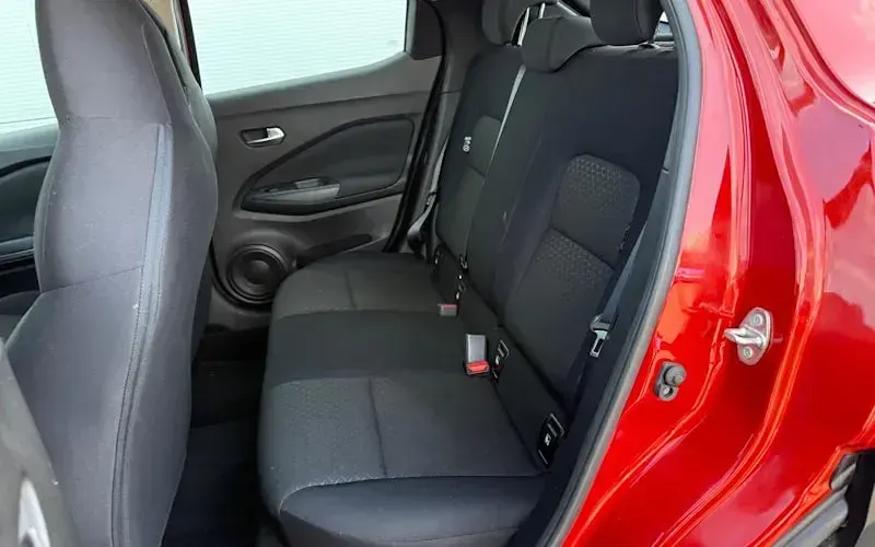 Used Nissan Juke Acenta 114 HP (83 kW) 2023 Red SUV