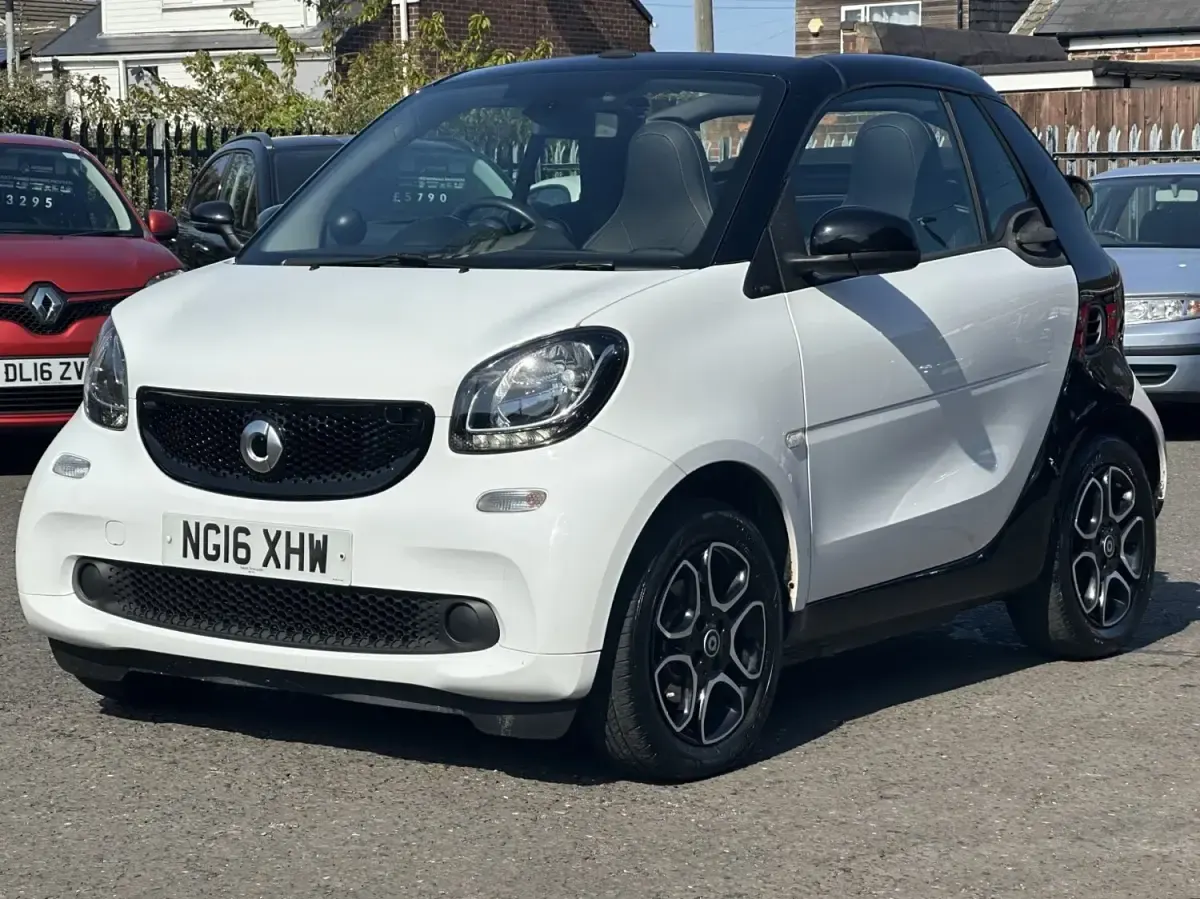 Used Smart ForTwo Cabrio Prime 2016 White Cabriolet