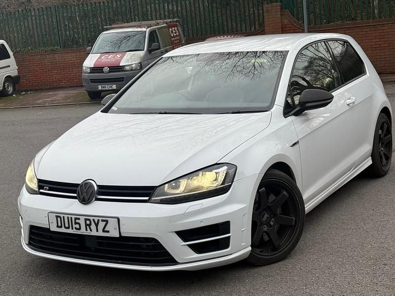 Begagnad VW Golf VII R 2015 Vit Halvkombi