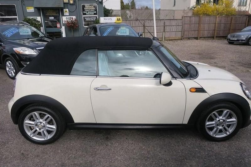 Used Mini Cooper Cabriolet 122 HP (89 kW) 2012 White Cabriolet