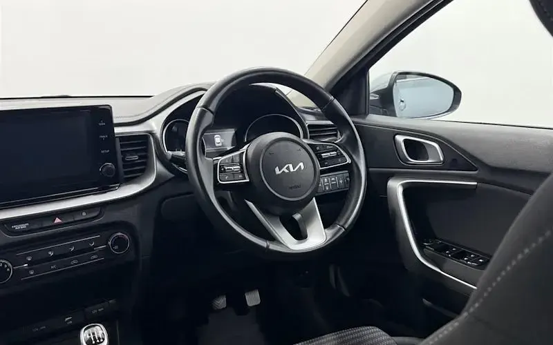 Used Kia XCeed 120 HP (88 kW) 2022 Silver SUV