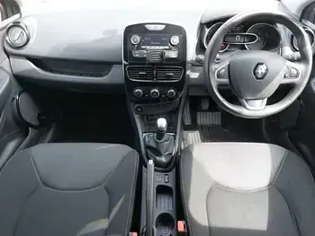 Begagnad Renault Clio IV Play 76 HK (55 kW) 2019 Grå Halvkombi
