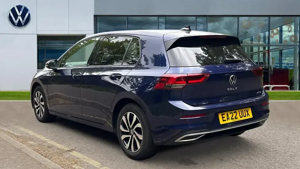 Used VW Golf VIII Active 150 HP (110 kW) 2022 Atlantic blue metallic