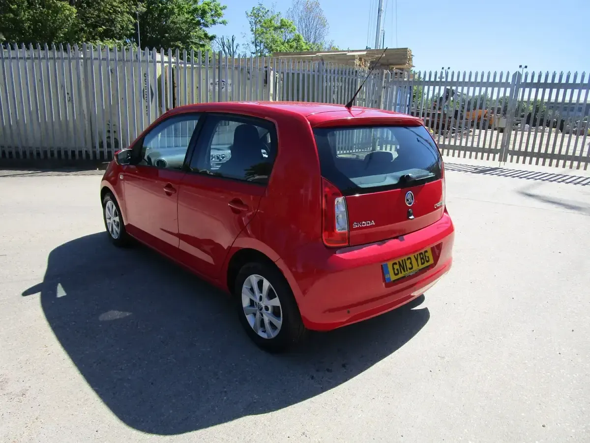 Used Skoda Citigo Elegance 75 HP (55 kW) 2013 Red Hatchback